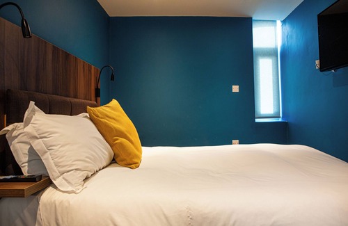 Mile End Hotel | Cherry Bar Rooms