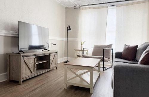 Evansville Apartment | Cherry Street Retreat