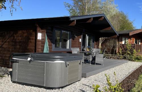 Newton Saint Cyres House | Chestnut, 6 Fingle Glen Lodges