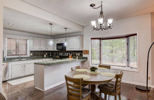 Blowing Rock Condo | Chetola Resort: Robin 1 - Lower Level Unit with Amenity Access! Walk to downtown and outlet mall!