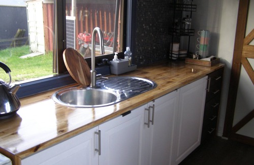 Nyora House | Chevy Tranquil Tiny Farm Stay,Loch ,Rail Trail , pit stop to Philip Island -Prom