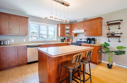 Saint Ferreol les Neiges House | Chez Émy et Marc | Spa & BBQ | Games & Babyfoot