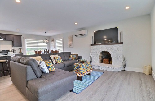 Grand-Digue House | Chez E&H – A Breezy Blend of Charm & Seaside Comfort