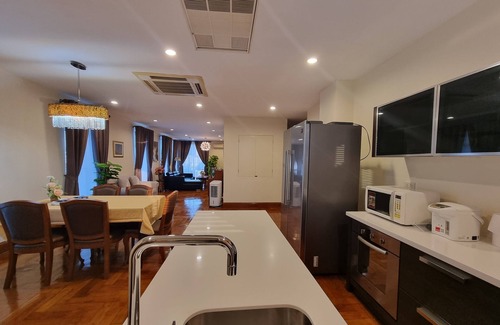 Khlong Tan Apartment | Chez Moi Bangkok Sukhumvit 26 Executive Residence (888)