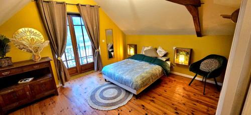 Saint-Georges-Buttavent House | Chez Sam et Brice