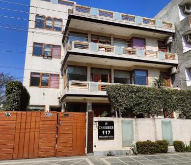 DLF Phase 5 Bed & Breakfast | Chhibber 117