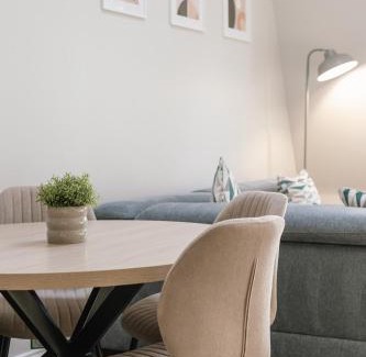 Cathedral Quarter Apartment | Chic 2-Bed, 2 Bath Apt in City Centre Sleeps 6, Free Secure Parking