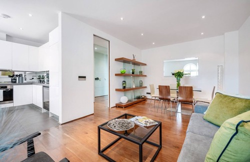 Queen's Gate Apartment | Chic 2 Bedroom in South Kensington