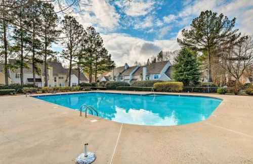 Charlotte House | Chic Charlotte Townhome with Community Pool