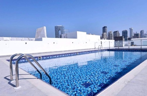 Jebel Ali House | Chic City Stay at JLT