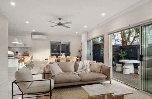 Cowes House | Chic Coastal Retreat 3 Bdr Close to Beach