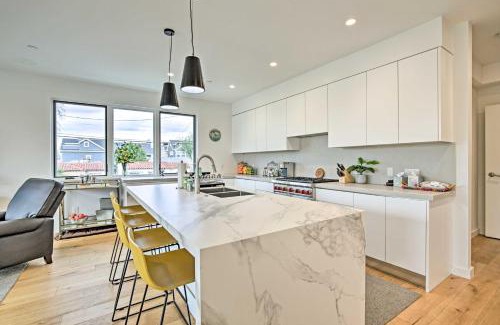 Coronado Apartment | Chic Coronado Retreat with Patio and 4 Cruiser Bikes!