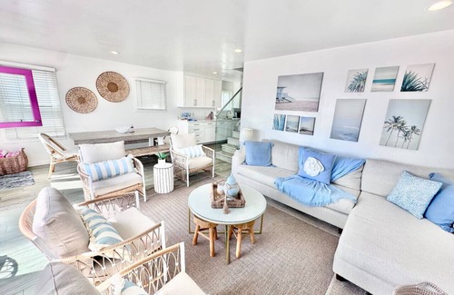Oceanside House | Chic, Cute Beachfront on Big Sandy Beautiful Beach