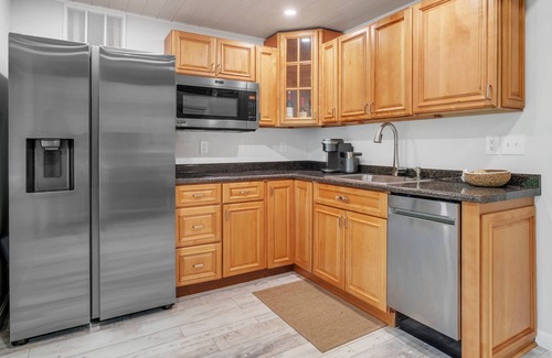 Sturbridge House | Chic & Modern Studio Lakefront House with Loft and private dock on Cedar Lake