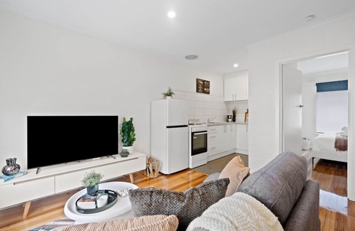 Murrumbeena Apartment | Chic Murrumbeena Retreat