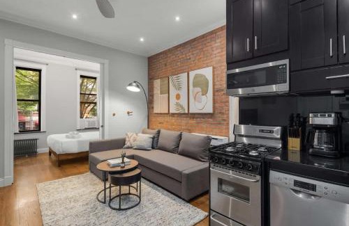 Manhattan Valley Apartment | Chic NYC Retreat by Central Park