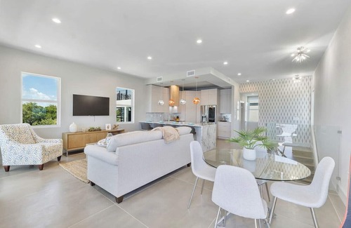 Monroe County House | Chic Ocean Hideaway with Grill