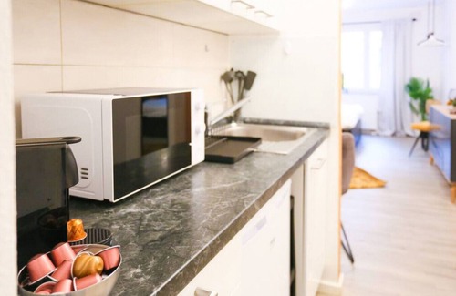 Lindenhof Condo | Chic Studio - 1 Min to HBF