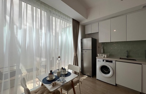 Abu Dhabi City Center Apartment | Chic studio in cool Yas Island, Abu Dhabi with WiFi, AC, fitness room