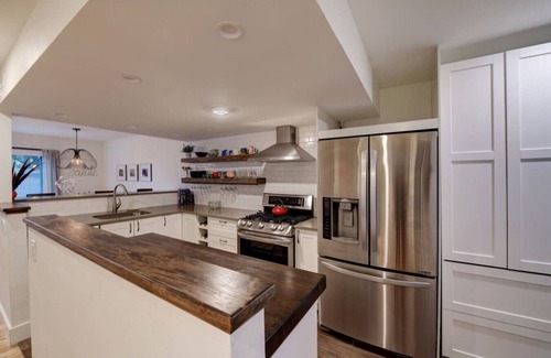 Green Meadows House | Chic Townhome ~ 5 min drive to Pearl ~ Game Room