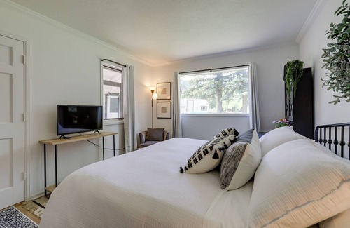 Redstone Cottage | Chic Redstone Historic District Vacation Rental!