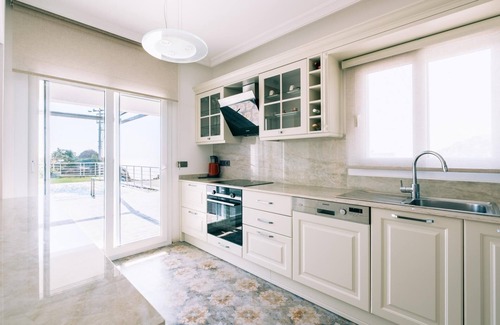 Gundogan Villa | Chic Villa w Patio Pool 3 min to Beach in Bodrum