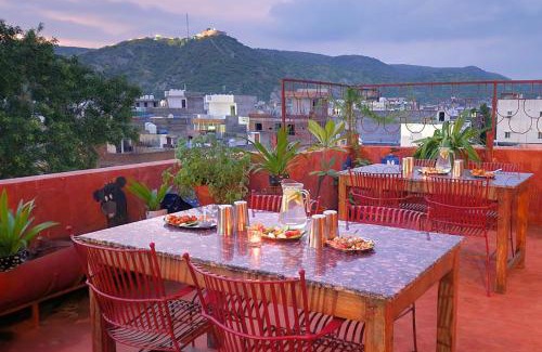 Amer Fort Road Hotel | Chillout - A Boutique Hotel & Rooftop Restaurant Jaipur