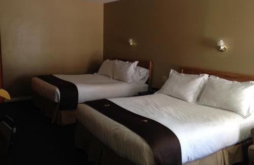 Sundre Hotel | Chinook Country Inn