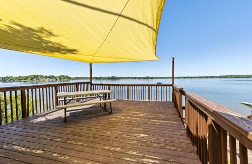 Chippewa Lake House | Chippewa Bluffs Resort Combined 4BR 4BA Cabins