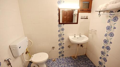 Mukteshwar Bed & Breakfast | Chirping Orchard, Mukteshwar