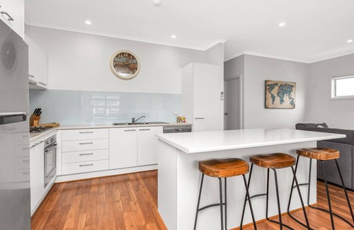 Hayborough Apartment | Chiton Views - 19A Albatross Ave, Chiton