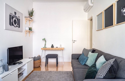 Santo Condestavel Apartment | Chives Apartment, WiFi, AC, Balcony !New!