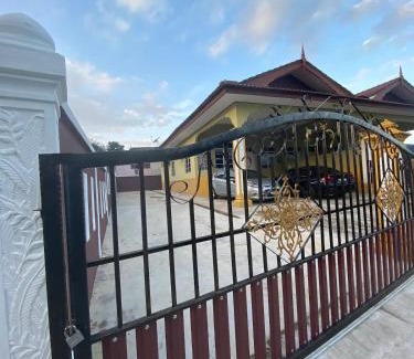 Kawasan Perindustrian Chendering House | Chloe's Homestay