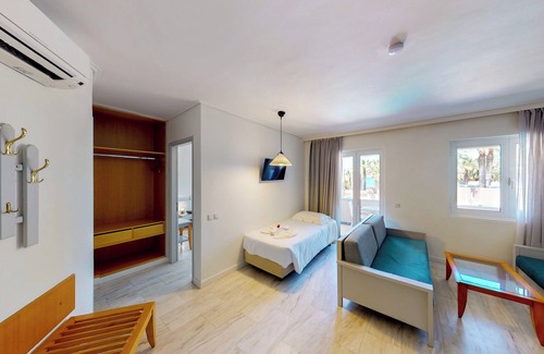 Agia Marina Hotel | Chrispy Beach Resort
