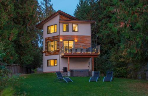 Christina Lake House | Christina Lake Lakefront, Hot Tub, Amazing Views