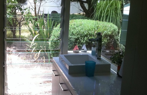 Flinders House | Christlodge - quiet beach getaway