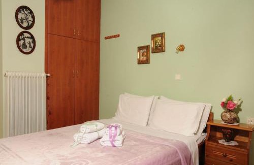 Perama House | Chrysoula's Guests