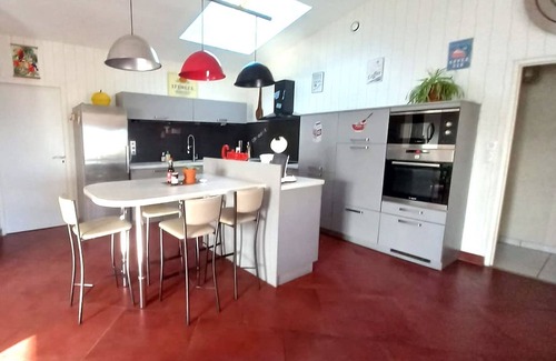Chateauroux House | Chtx maison 7 pers jardin piscine