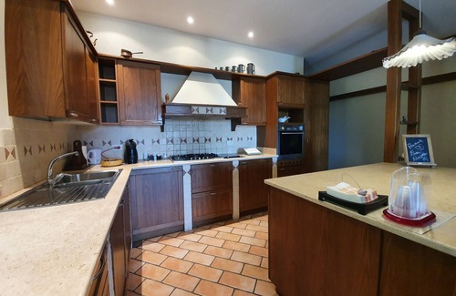 Montegranaro House | Ciarpella house with private pool for up to 13 people a few km from the sea