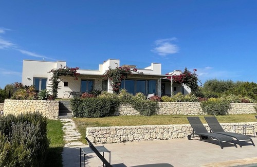 Noto Villa | CINECITTA SICILY NOTO - THE ART DECO POOL VILLA FOR 8 PEOPLE