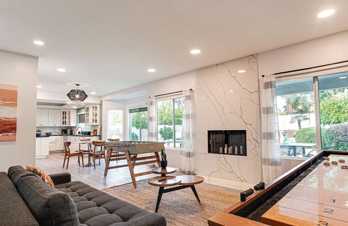 Paradise Valley Village House | Citrus Oasis: Ideal Location, 14 beds, 3700 sq ft