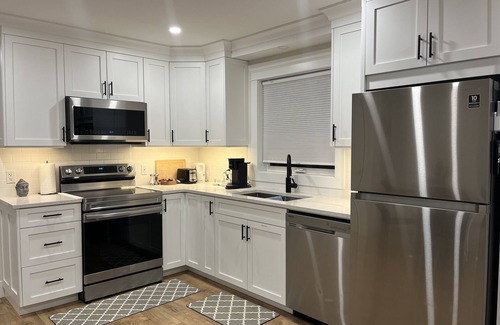 Charlottetown Apartment | City Center Modern Apartment