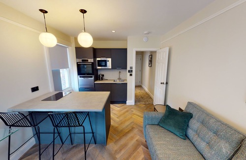 Hope Street Apartment | City Centre | Cathedral | SofaBed | Shared Laundry