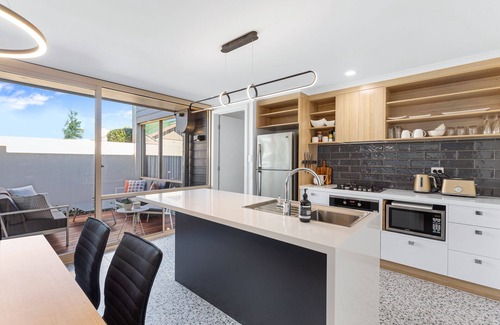 Mount Gambier Apartment | City Courtyard Two Apartment