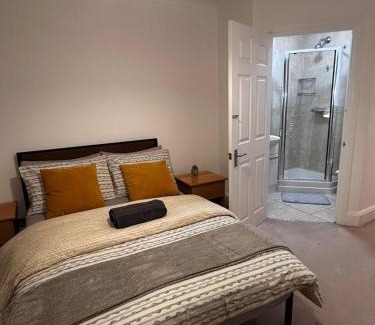 Aldersgate Apartment | City LUX Apartment