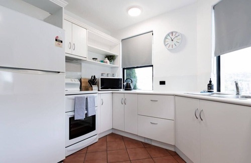 East Launceston House | City Retreat with Parking