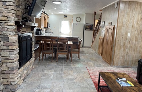 Red River Apartment | Claim Jumper #19 Townhouse with High Speed Wifi