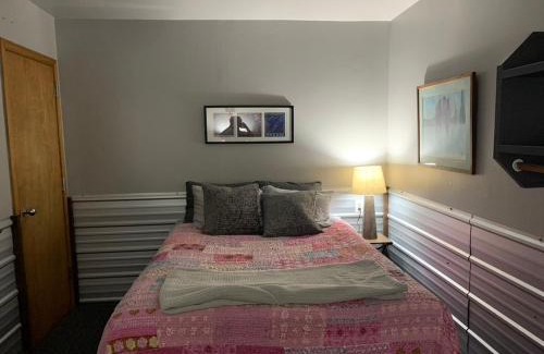 Clam Gulch Hotel | Clam Gulch Lodge