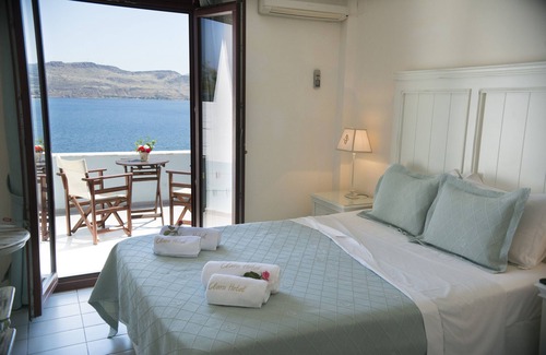 Petra Hotel | Clara Hotel