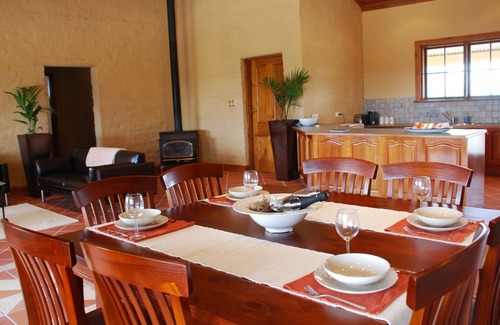 Emu Flat House | Clare View HOUSE (pet friendly, wheelchair accessible) Sleep 8